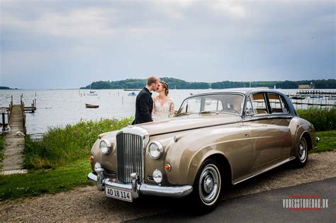 bryllup på fyn med overnatning|Bryllup ved idyllisk bådhavn i Middelfart .